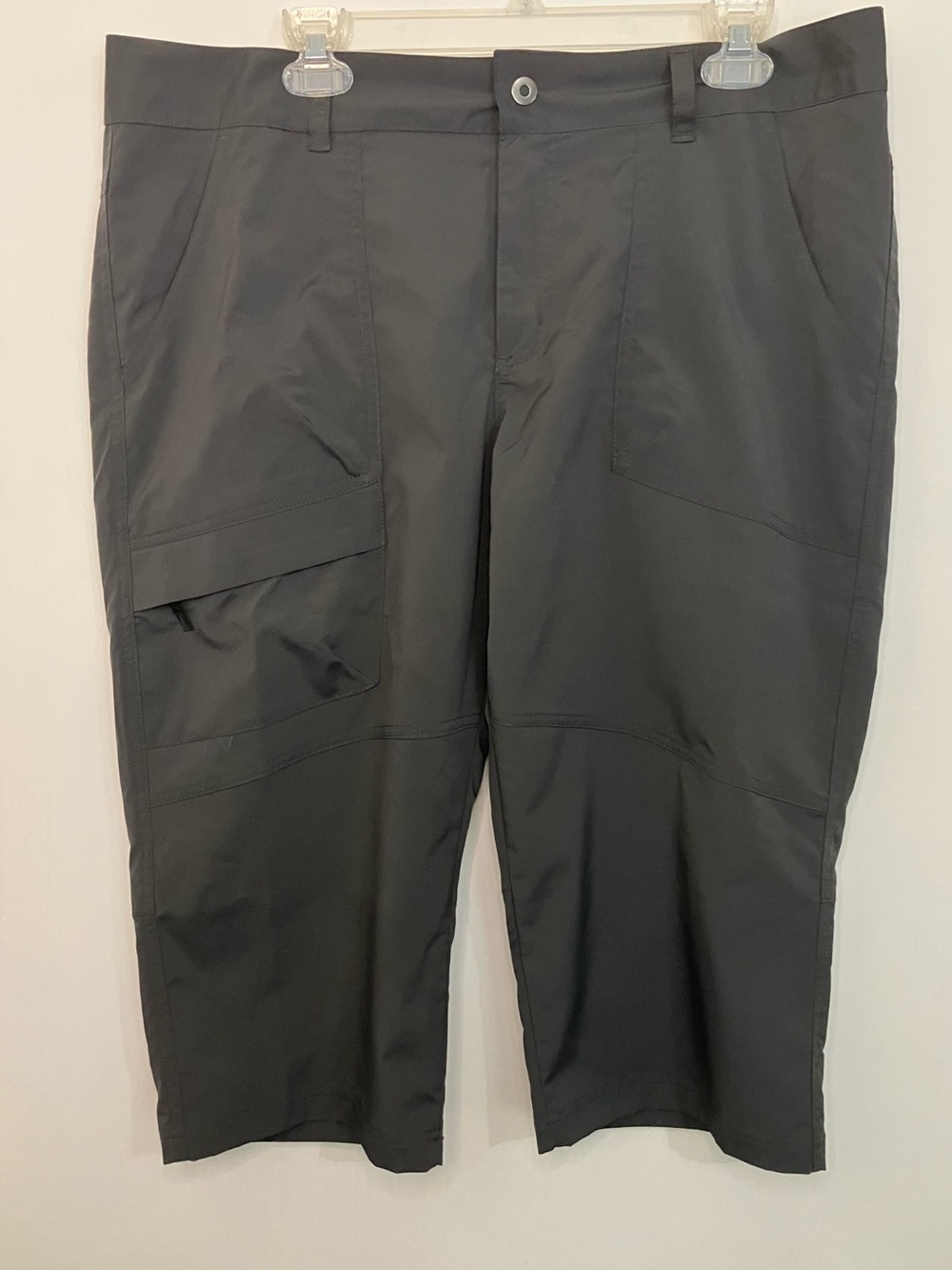 Columbia Women's All Season Size 16 Omni Shade Gray Capris Hiking Outdoors